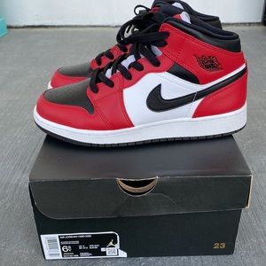 Air Jordan 1 Chicago.